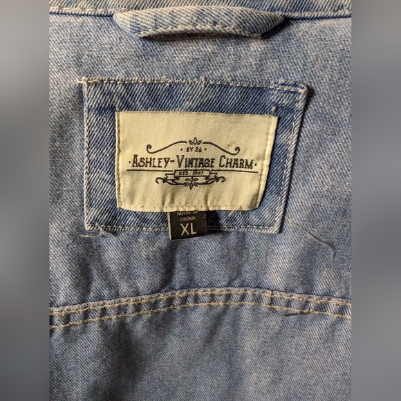 Floral Jean Jacket - Picture 2 of 4